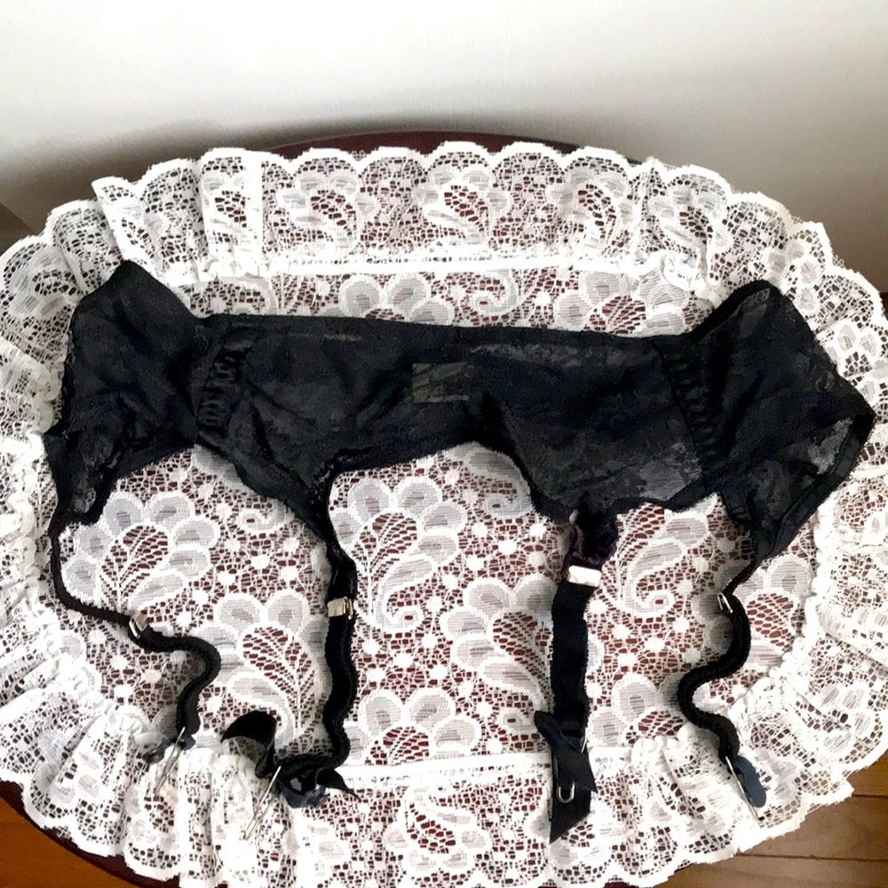Vintage Formfit Rogers Garter belt black lace sz M